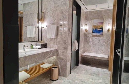 Chengyang Hotel | Serene Yuhua Hotel