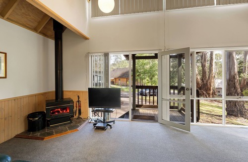 Sawmill Settlement Cottage | Settle @ Sawmill: 3 BR, 1 BA Cottage in Sawmill Settlement, Sleeps 6