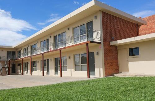 Mildura Central Business District Hotel | Seven Pines Motor Inn