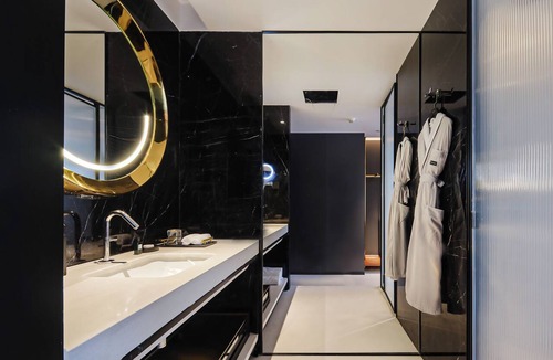 Yuzhong Hotel | SEYA Panoramic Hotel - Chongqing Raffles Plaza Jiefangbei -Managed by SEYA GROUP