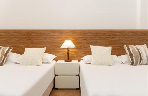 Downtown Shanghai Apartment | Shanghai Chic B&B-near West Nanjing Road