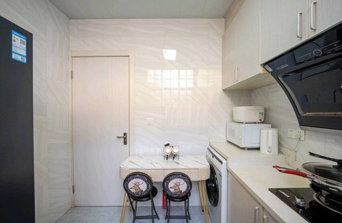 Huaihai Road Commercial Area Hotel | Shanghai Cola Lane House