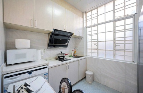 Huaihai Road Commercial Area Hotel | Shanghai Cola Lane House