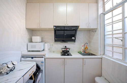 Huaihai Road Commercial Area Hotel | Shanghai Cola Lane House