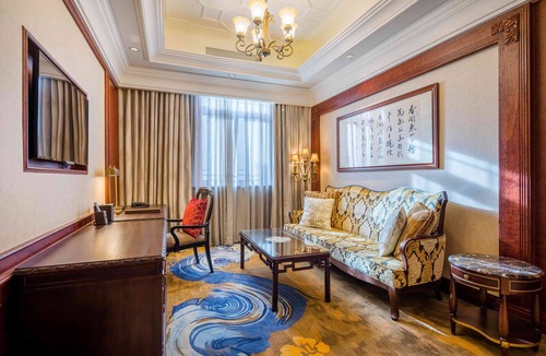 Huaihai Road Commercial Area Hotel | Shanghai Donghu Hotel