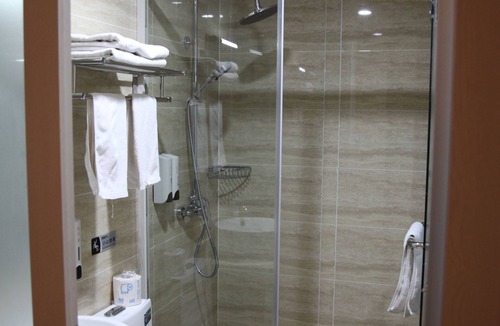 Downtown Shanghai Hotel | Shanghai Fish Inn Bund