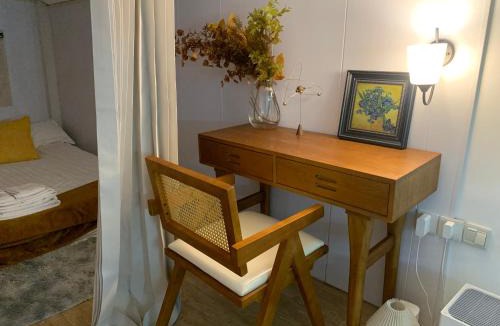 Huaihai Road Commercial Area Apartment | Shanghai Garden Historical loft Apartment with courtyard and citywalk- Near Downtown Wukang Road