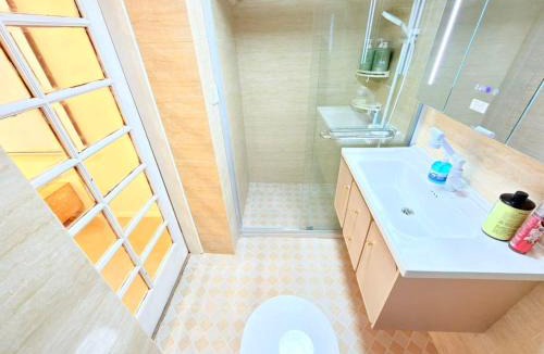Huaihai Road Commercial Area Apartment | Shanghai Hills & Aromahome French Simplicity B&B close to Middle Huaihai RD