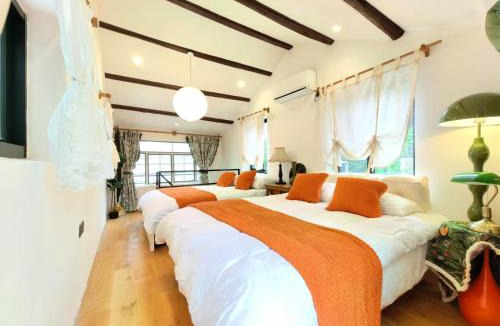 Huaihai Road Commercial Area Apartment | Shanghai Hills & Aromahome Serene Detached Villa Close to line 1 Hengshan Road