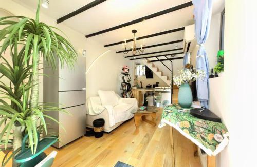Huaihai Road Commercial Area Apartment | Shanghai Hills & Aromahome Serene Detached Villa Close to line 1 Hengshan Road