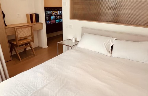 Jing'an Apartment | Shanghai Hills&Art Home close to Jingan Temple - Line 2-7-14