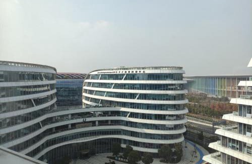 Pudong Apartment | Shanghai Hills&Ease Residence near NeCC and Hongqiao Hub