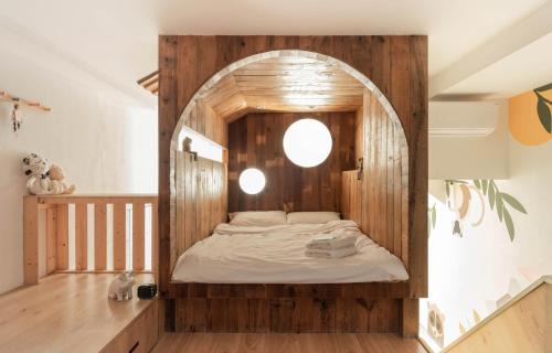 Jing'an Apartment | Shanghai Hills & Gefii Animal Crossing 2 rooms with Family space