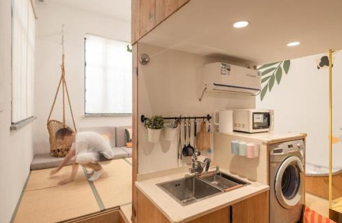 Jing'an Apartment | Shanghai Hills & Gefii Animal Crossing 2 rooms with Family space