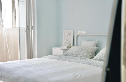 Lujiazui Apartment | Shanghai Hills & Moment Family house close to The Bund