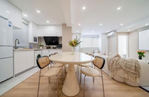 Hong Kou Apartment | Shanghai Hills&Nordic Nest Metro Haven near Metro Line 10&8