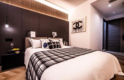 Jinsong Panjiayuan Apartment | Shanghai Hills&Rais Apartment - 100-inch Projector - Near Nanjing Road Pedestrian Street