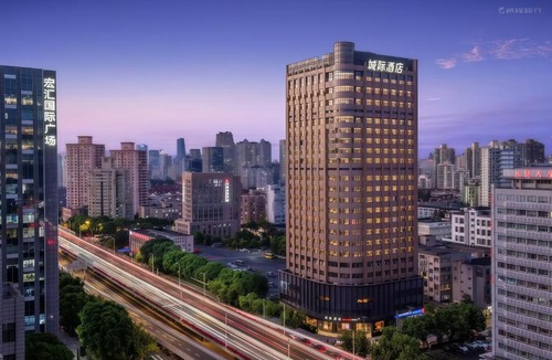 Huaihai Road Commercial Area Apartment | Shanghai Hills & Super Deluxe Central Hub hotel, Line 3 and 4, near Shanghai Film Museum