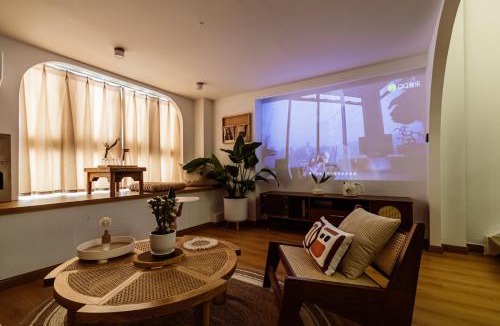 Xujiahui Apartment | Shanghai Hills&Susan Residence - close to Disneyland & Chuansha Station Line 2