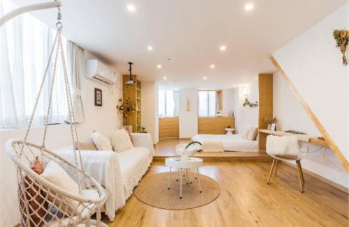 Xujiahui Apartment | Shanghai Hills&Susan Residence - close to Disneyland & Chuansha Station Line 2