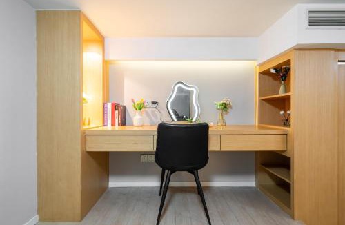 Putuo Apartment | Shanghai Hills & Wanye Prime Spacious Loft with Multi Rooms near Metro Line 13 and The Bund