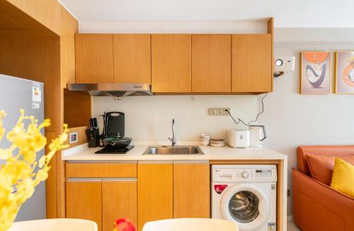 Putuo Apartment | Shanghai Hills & Wanye Spacious Family Suites close to line 13