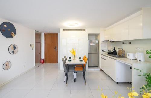 Putuo Apartment | Shanghai Hills & Wanye Spacious Family Suites close to line 13