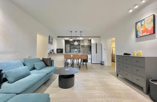 Jing'an Apartment | Shanghai Jing'an Temple Quality 3 BR Alarming and quiet Commercial area