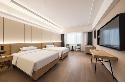 Pudong Resort | Shanghai Joy International Resort Hotel (Wild Animal Park)