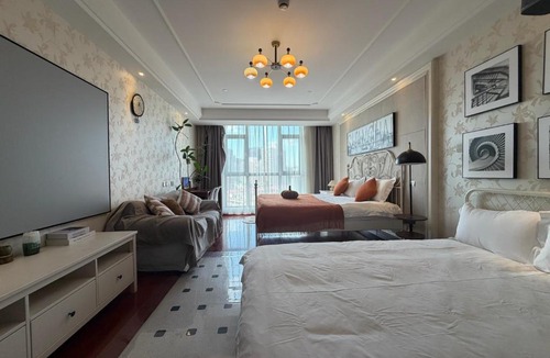Lujiazui Apartment | Shanghai Little 8 Apartment