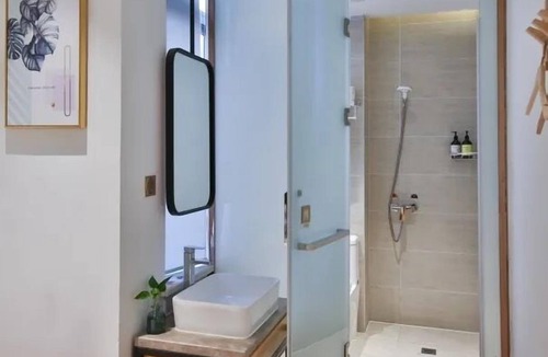 Jing'an Hotel | Shanghai Pengpai Art Youth Hotel