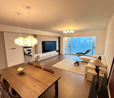 Lujiazui Apartment | Shanghai Skyline - Spacious&Elegant Luxury Apartment in Lujiazui near Shanghai Center Tower