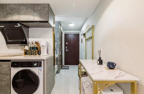 Pudong Apartment | Shanghai Stylish Loft near Riverside Smart Home & Bathtub 上海精装复式公寓近黄浦江