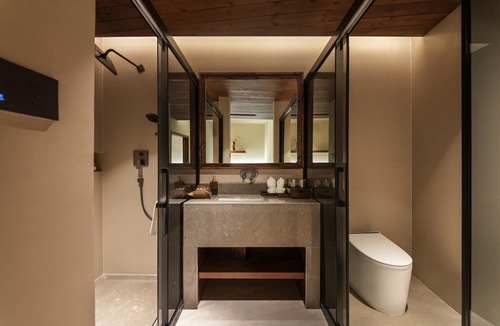 Shangri-La Hotel | Shangri-La Homestay Designer B&B