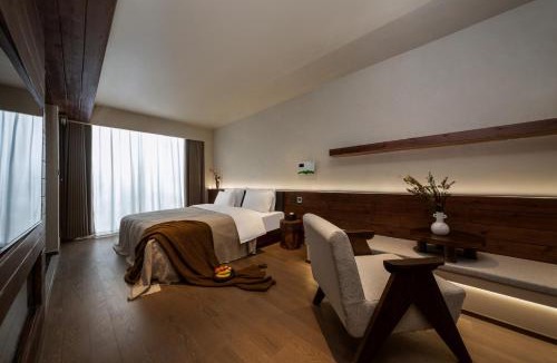 Shangri-La Hotel | Shangri-La Homestay Designer B&B (Dukezong Ancient City)