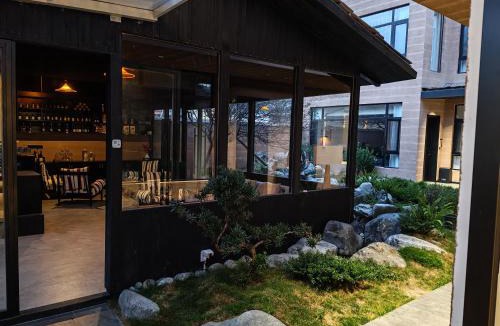Shangri-La Hotel | Shangri-La Memory Homestay