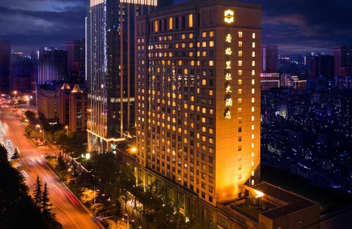 Hanyang Qu Hotel | Shangri-La Wuhan, Interchange hub of three metro lines,Adjacent to the MixC