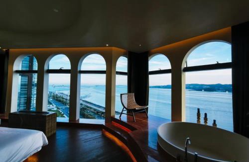 Longhu Qu Hotel | Shanheli Mediterranean Seaside Resort Homestay East Coast Branch