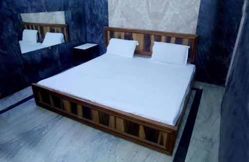 Ghaziabad Hotel | Sharda hotel
