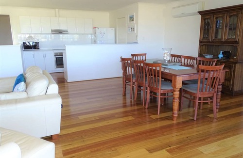 Moonta Bay Hotel | Shell Seeker, Moonta Bay