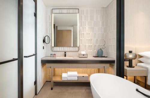 Yinhai Hotel | Sheraton Beihai Resort
