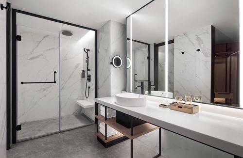 Luomashi Hotel | Sheraton Chengdu Lido Hotel