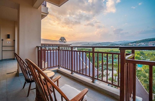 Yunjinghong Hotel | Sheraton Grand Xishuangbanna Hotel