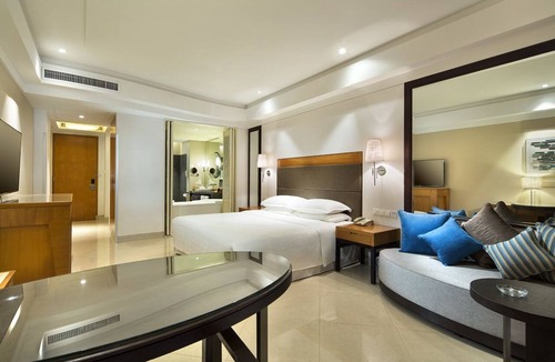 Donghu District Hotel | Sheraton Haikou Hotel