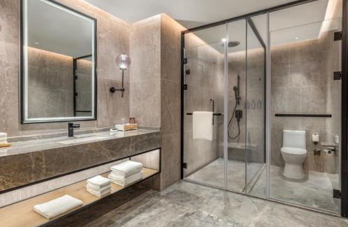 Dianbai District Hotel | Sheraton Maoming Hot Spring Resort