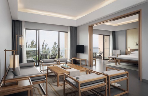 Dianbai District Hotel | Sheraton Maoming Romantic Beach Resort