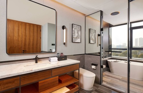 Heshan District Hotel | Sheraton Yiyang Four Points Hotel