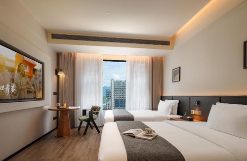 Yongding Hotel | SHI MAN Hotel-Best Location for Tianmen Mount,Free pick up service, Free welcome tea,Free Breakfast ,Itineary Plan& Purchase Tickets, Free luggage storage,Smart Hotel