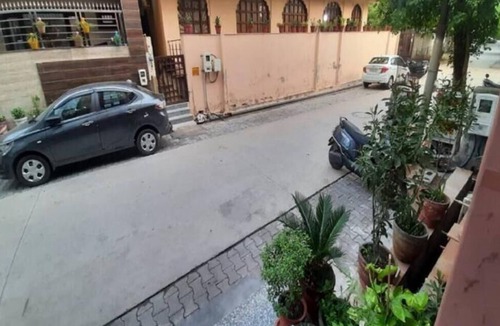 Agra Apartment | Shivalayaa - Queen Double Room No. 1