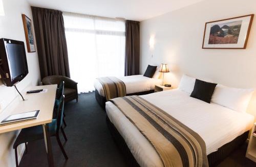 Howrah Hotel | Shoreline Hotel